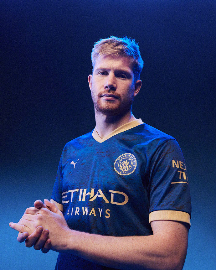 40岁补篮绝杀！詹姆斯一战刻下三道历史年轮 湖人悬崖边被他单手拽回