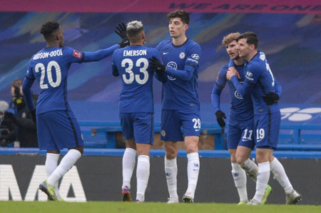 解析亚利桑那响尾蛇队如何通过多元文化实现战术多样